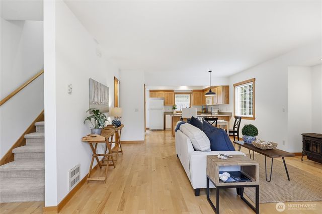 1368 Stonecress Lane NE, Bainbridge Island, WA 98110