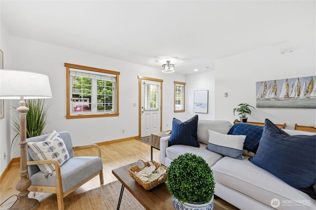 1368 Stonecress Lane NE, Bainbridge Island, WA 98110