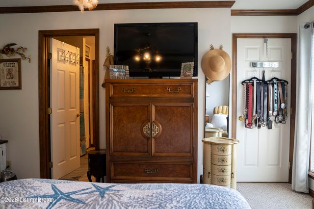 156 Kamp Dr, Mt Washington, KY 40047