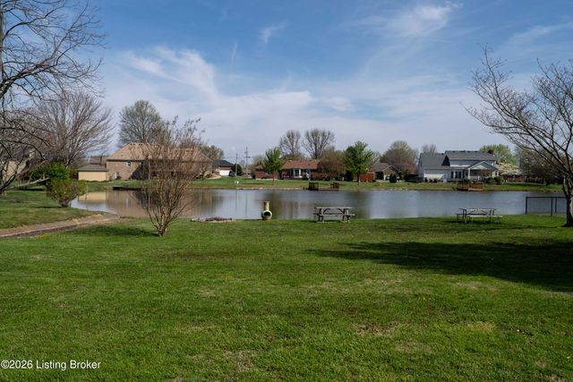 156 Kamp Dr, Mt Washington, KY 40047