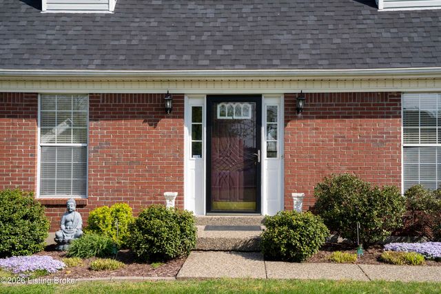 156 Kamp Dr, Mt Washington, KY 40047