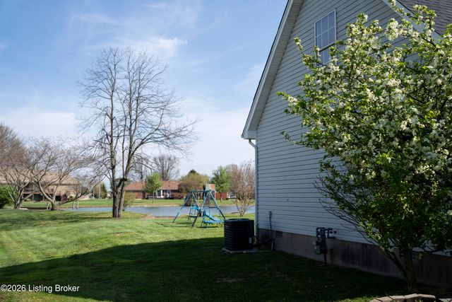 156 Kamp Dr, Mt Washington, KY 40047