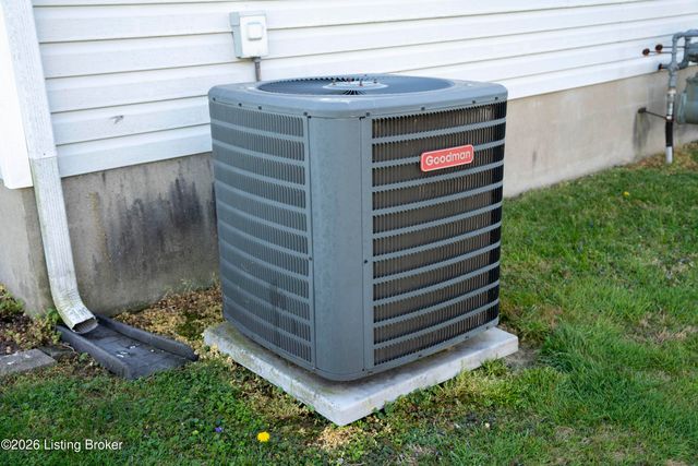 156 Kamp Dr, Mt Washington, KY 40047