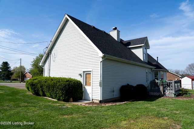 156 Kamp Dr, Mt Washington, KY 40047