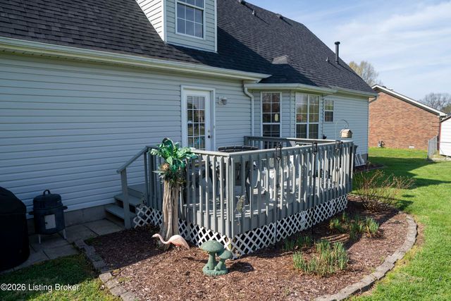 156 Kamp Dr, Mt Washington, KY 40047