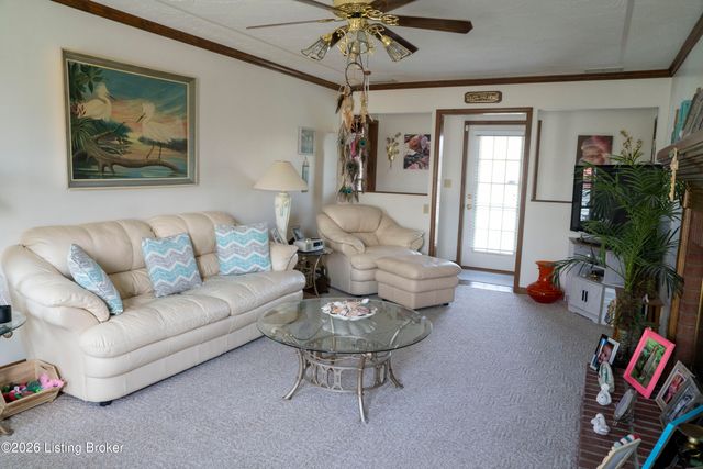 156 Kamp Dr, Mt Washington, KY 40047