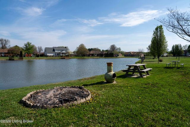 156 Kamp Dr, Mt Washington, KY 40047