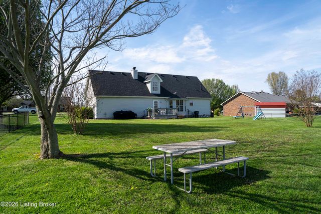 156 Kamp Dr, Mt Washington, KY 40047