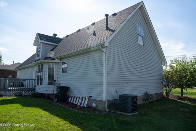 156 Kamp Dr, Mt Washington, KY 40047