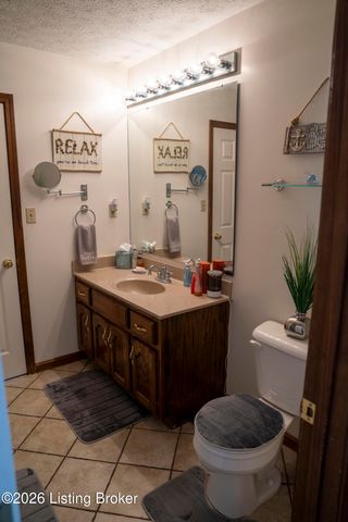 156 Kamp Dr, Mt Washington, KY 40047