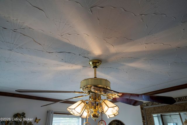 156 Kamp Dr, Mt Washington, KY 40047