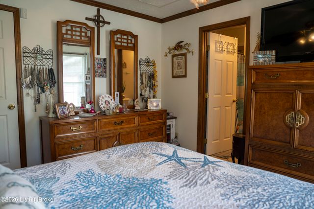 156 Kamp Dr, Mt Washington, KY 40047