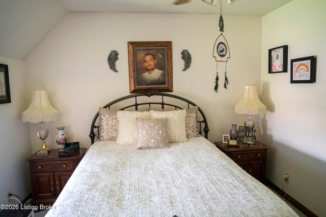 156 Kamp Dr, Mt Washington, KY 40047