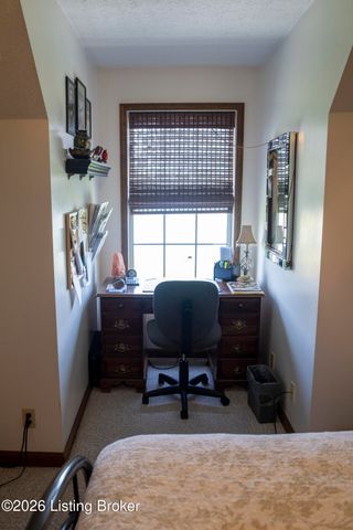 156 Kamp Dr, Mt Washington, KY 40047