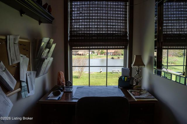 156 Kamp Dr, Mt Washington, KY 40047