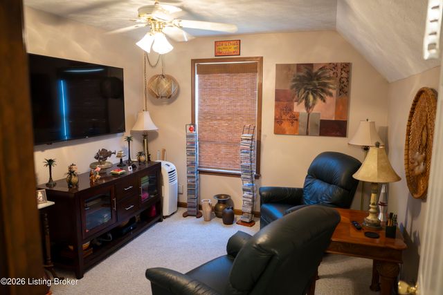 156 Kamp Dr, Mt Washington, KY 40047