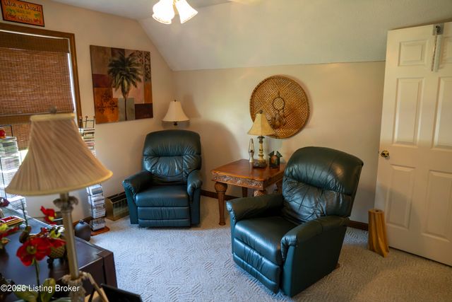 156 Kamp Dr, Mt Washington, KY 40047