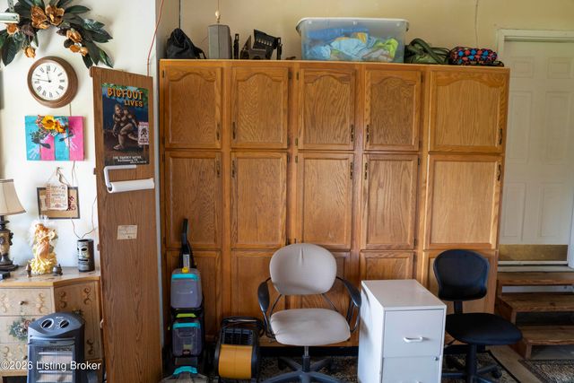 156 Kamp Dr, Mt Washington, KY 40047