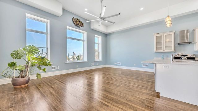 810 S 8th STREET, Manitowoc, WI 54220