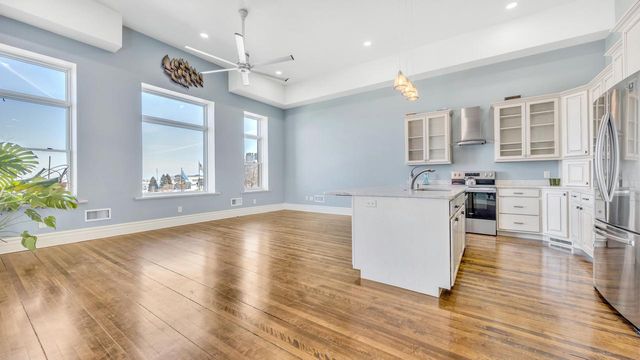 810 S 8th STREET, Manitowoc, WI 54220