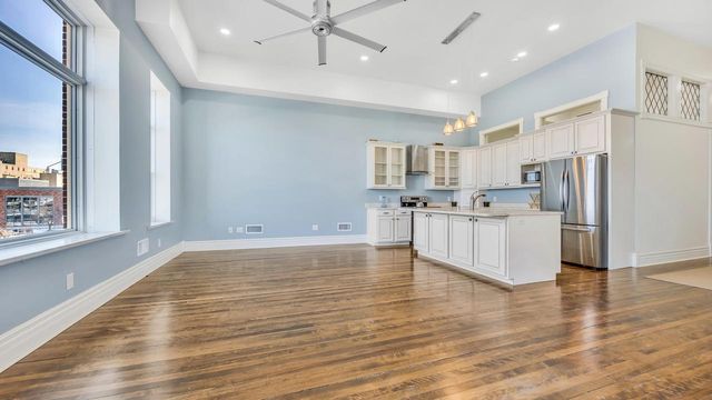 810 S 8th STREET, Manitowoc, WI 54220