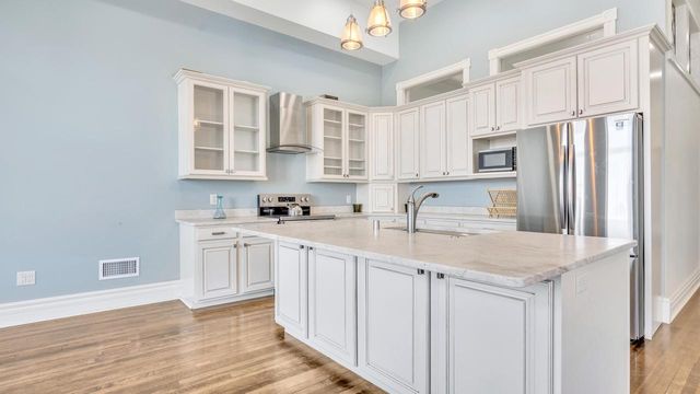 810 S 8th STREET, Manitowoc, WI 54220