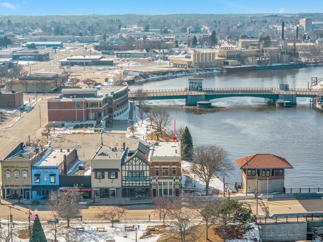 810 S 8th STREET, Manitowoc, WI 54220