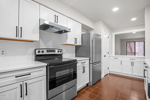 14 Tottenham Lane, Chapel Hill, NC 27517