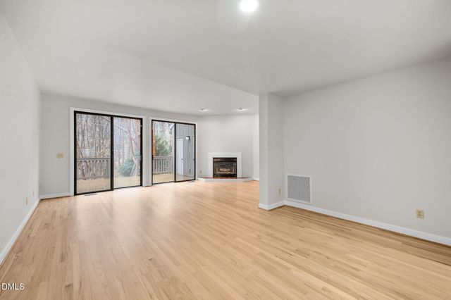 14 Tottenham Lane, Chapel Hill, NC 27517