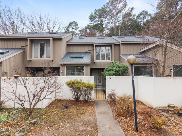 14 Tottenham Lane, Chapel Hill, NC 27517