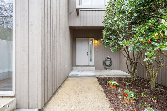 14 Tottenham Lane, Chapel Hill, NC 27517