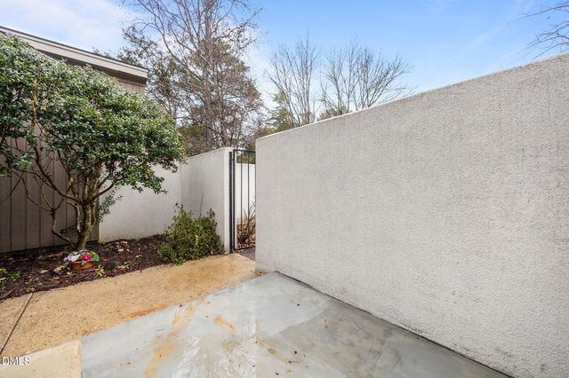 14 Tottenham Lane, Chapel Hill, NC 27517