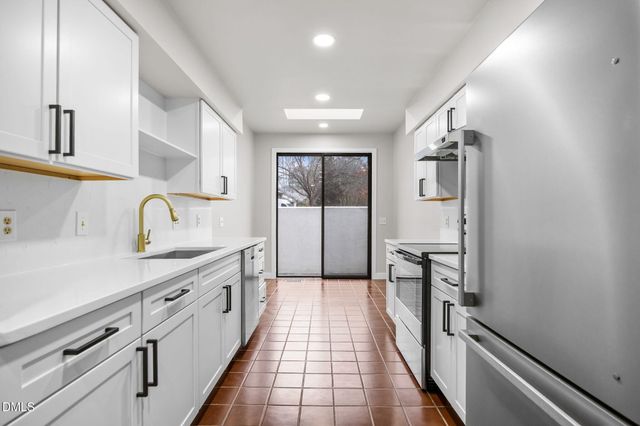 14 Tottenham Lane, Chapel Hill, NC 27517