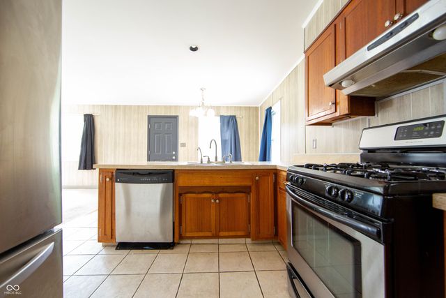913 E Southport, Indianapolis, IN 46227
