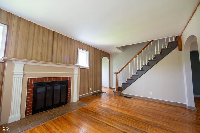913 E Southport, Indianapolis, IN 46227