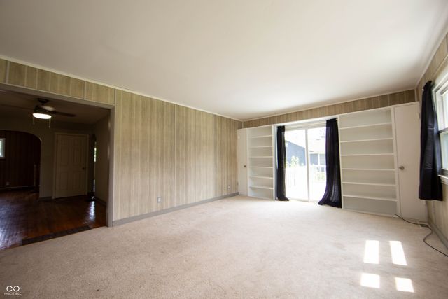 913 E Southport, Indianapolis, IN 46227
