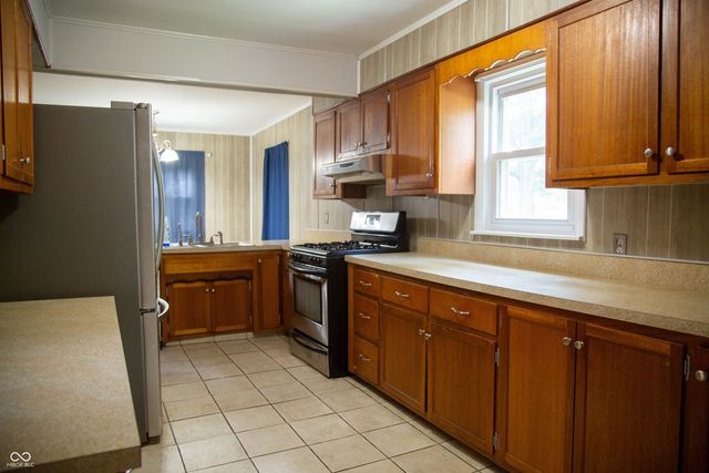 913 E Southport, Indianapolis, IN 46227