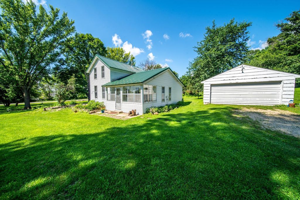 415 Minnesota Avenue S, Oronoco, MN 55960