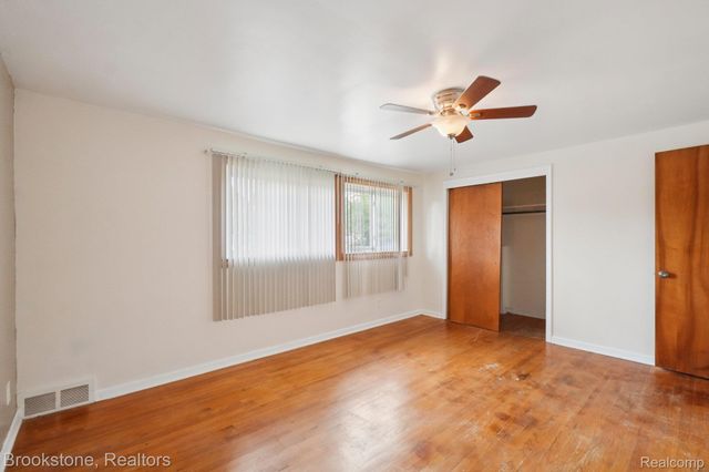 24260 Coolidge Highway, Oak Park, MI 48237