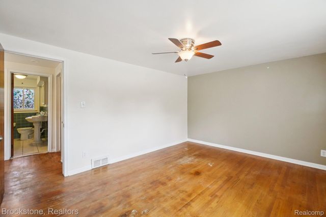 24260 Coolidge Highway, Oak Park, MI 48237