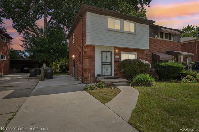 24260 Coolidge Highway, Oak Park, MI 48237