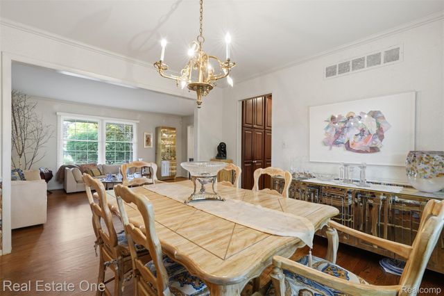 30752 Woodstream Court, Farmington Hills, MI 48334