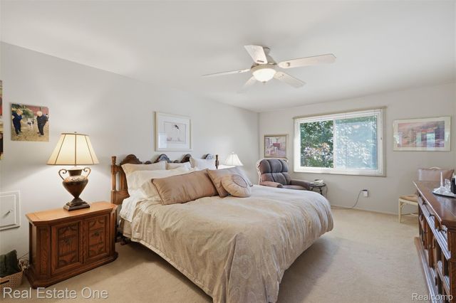 30752 Woodstream Court, Farmington Hills, MI 48334