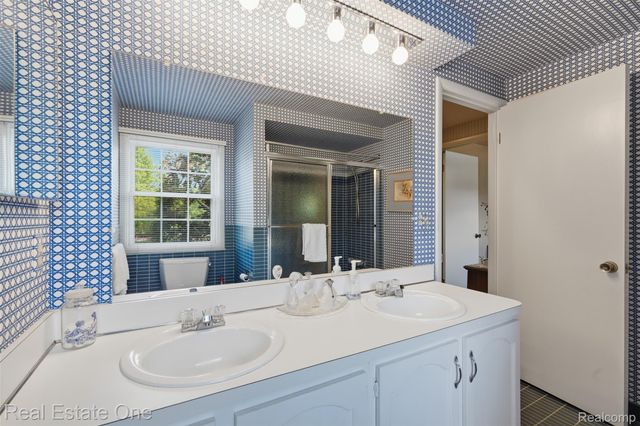 30752 Woodstream Court, Farmington Hills, MI 48334