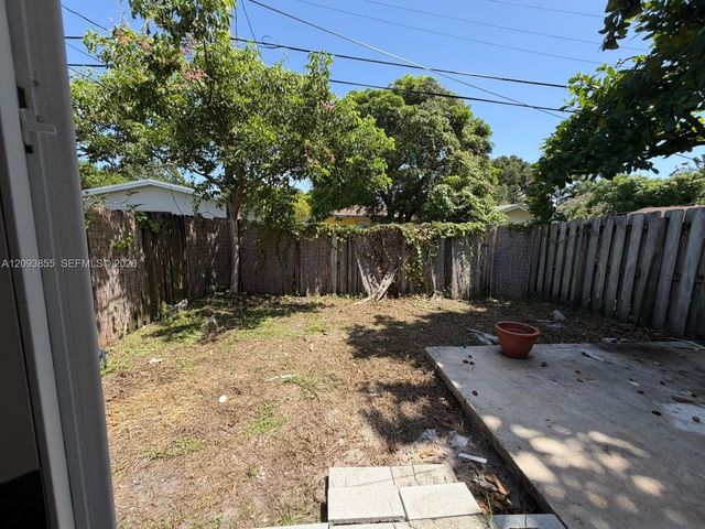 1420 N Andrews Avenue, Fort Lauderdale, FL 33311