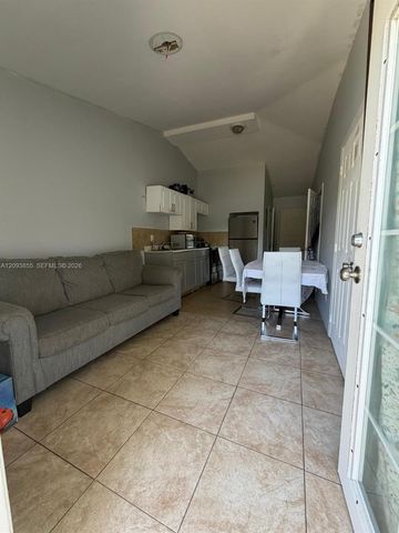 1420 N Andrews Avenue, Fort Lauderdale, FL 33311