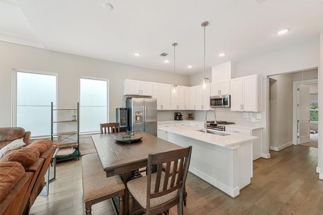 707 Apogee Trail, Houston, TX 77022