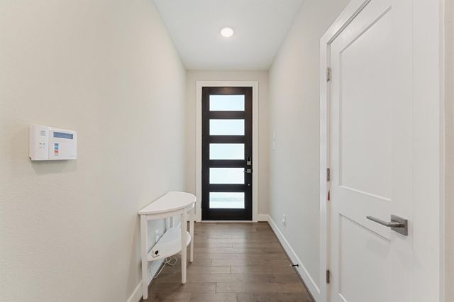 707 Apogee Trail, Houston, TX 77022