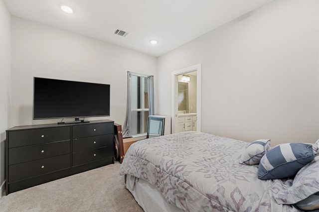 707 Apogee Trail, Houston, TX 77022