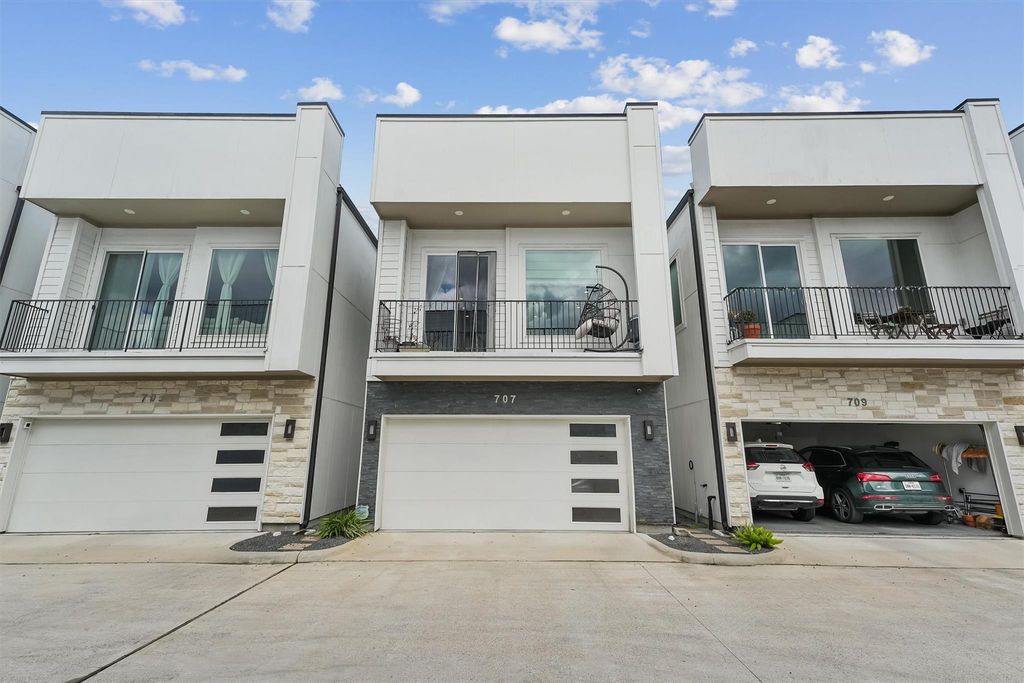 707 Apogee Trail, Houston, TX 77022